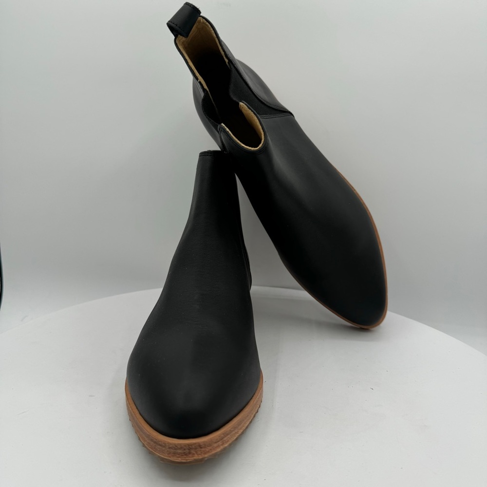 NISOLO EVA CHELSEA WOMENS BOOTS SIZE 8 COLOR BLACK   NEW!!!!